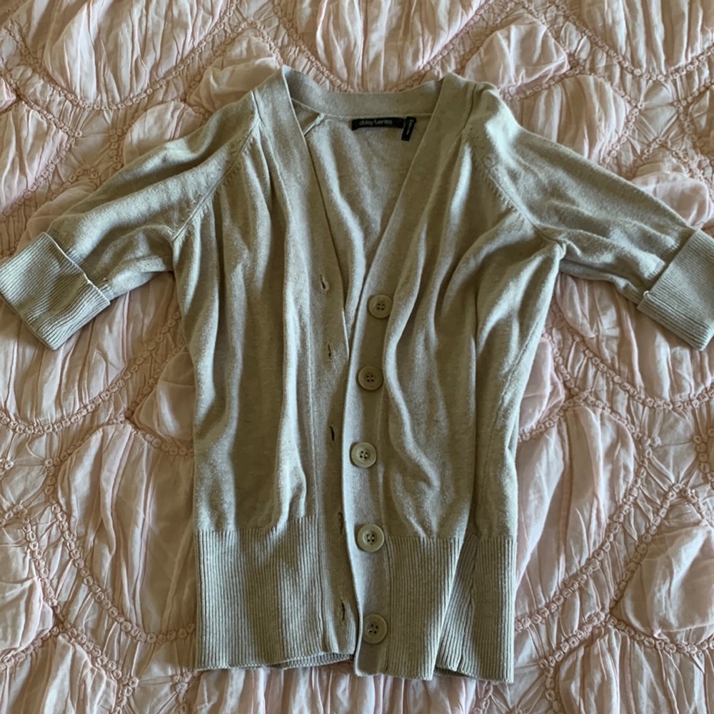 BUTTON UP TOP
